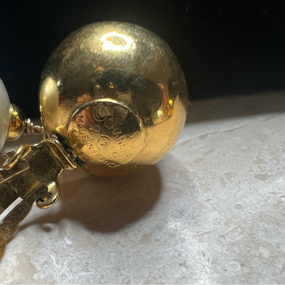 Chanel Gold Tone Sphere Faux Pearl Drop Clip-on Earrings (1980s) - Picture 3 of 3
